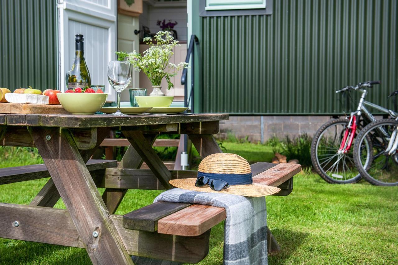 Romantic Shepherds Hut, Kenilworth Exterior photo
