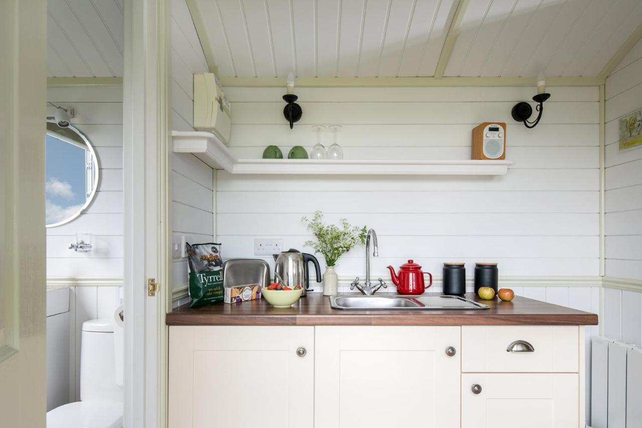 Romantic Shepherds Hut, Kenilworth Exterior photo