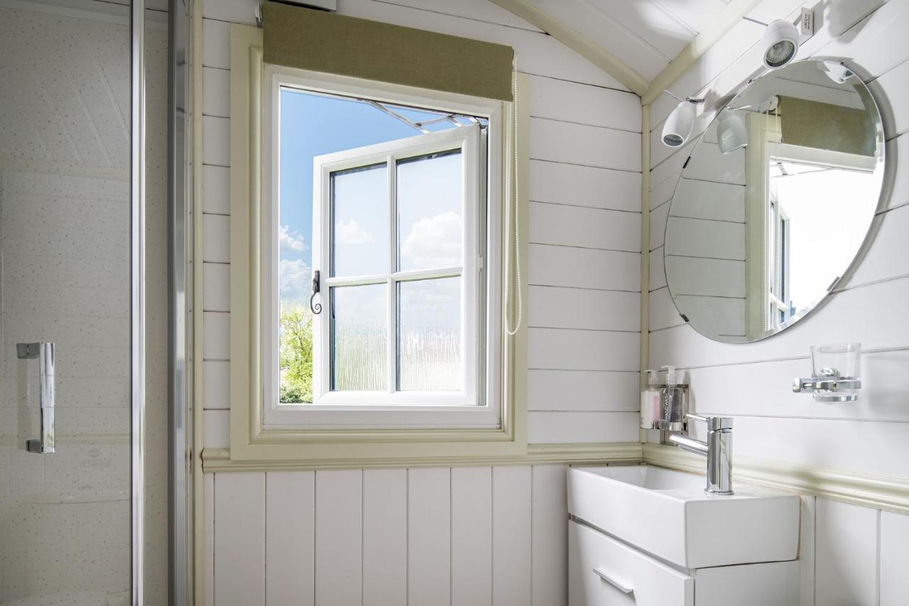 Romantic Shepherds Hut, Kenilworth Exterior photo